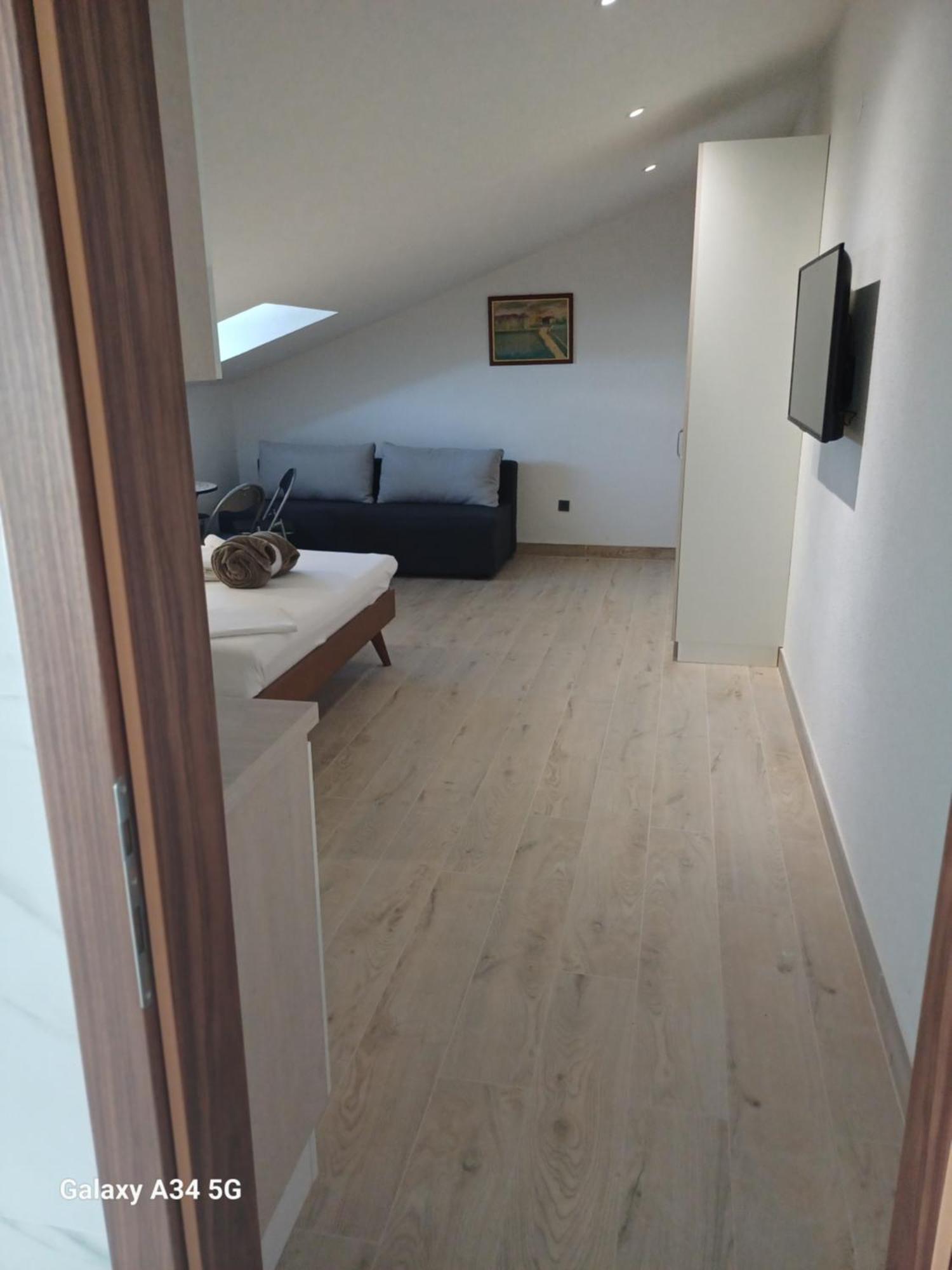 Apartmani Centar Selce Esterno foto